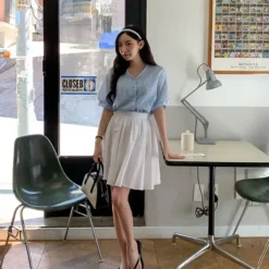 V-Neck Check Puff Sleeve Top