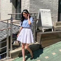 V-Neck Check Puff Sleeve Top