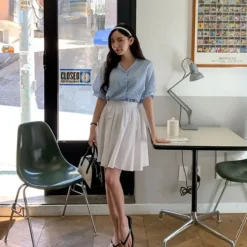 V-Neck Check Puff Sleeve Top