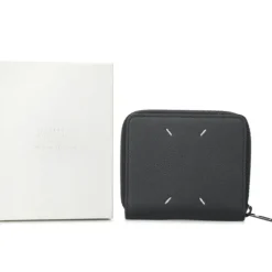 Zip-around compact wallet